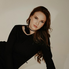 Лиза Минина